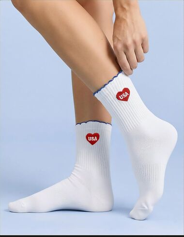 xo، جوارب Fetti America 250 USA - جوارب بيضاء بقلب أحمر | ديكور الحفلات الوطنية، زي الرابع من يوليو، هدية عيد ميلاد أمريكا، احتفالات الولايات المتحدة الأمريكية، إكسسوارات باللون الأحمر والأبيض والأزرق in Kuwait