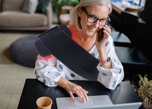 Red Light Therapy Pad for Body Back Knee Shoulder Hands Feet Portable 660nm 850nm Home Use 3 Chips in 1 Infrared Wrap Belt Gift for Women Men (Corded) in Kuwait