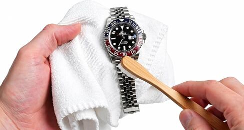 Big MOE Luxury Watch Cleaning Kit – Premium Foam Cleaner for Watches & Jewelry – Includes Brush, Microfiber Cloth & Travel Case – Safe for Stainless Steel, Gold & Luxury Watches in Kuwait