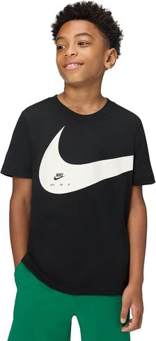 تي شيرت Nike Sportswear Club Energy للأطفال الصغار (شعار Swoosh كبير) - للأولاد والبنات in Kuwait