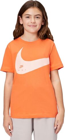 تي شيرت Nike Sportswear Club Energy للأطفال الصغار (شعار Swoosh كبير) - للأولاد والبنات in Kuwait