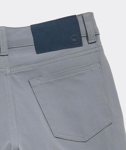 بنطال Vineyard Vines للأولاد أثناء التنقل ذو 5 جيوب in Saudi Arabia