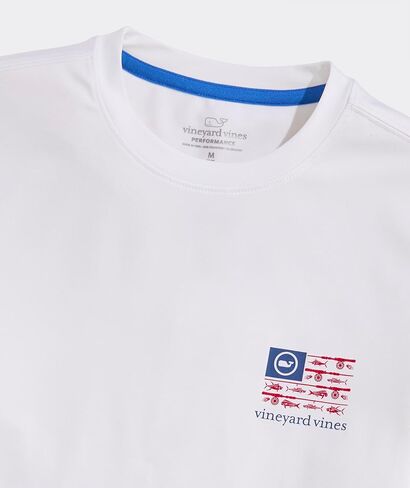 تي شيرت Vineyard Vines للأولاد بعلم الولايات المتحدة الأمريكية بأكمام قصيرة وأكمام قصيرة لأداء هاربور in Kuwait
