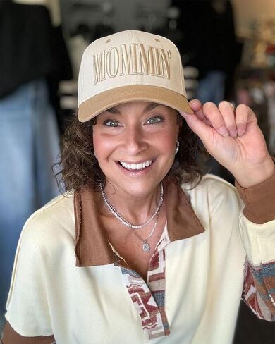 Mommin Trucker Hat for Women, Vintage Two-Tone mom hat with Mommin 3D Embroidery, New Mom Gifts Mothers Day Outfits in Saudi Arabia