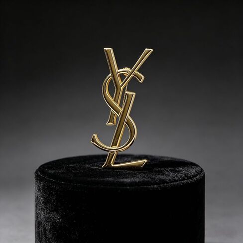 Gold interwoven brooch,Women's elegant metal lapel pin, perfect for pairing with blazers, dresses, and everyday looks. in Kuwait