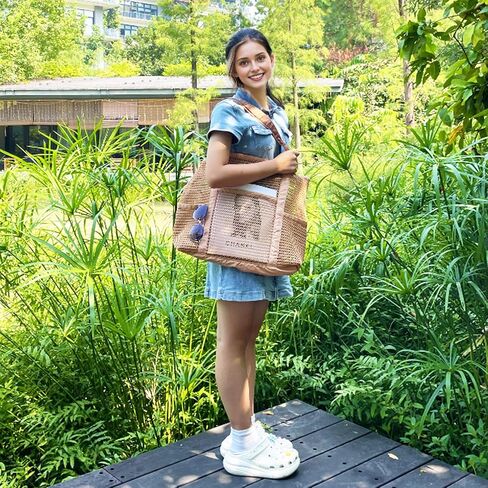 Fammart Mesh Beach Bag for Women, Summer Straw Tote Hobo Pool Bags with Zipper Pocket, Travel Vacation Cruise Essentials 2026 in Kuwait
