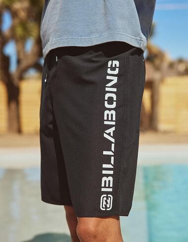 Billabong Throwback Mens Boardshorts in Kuwait