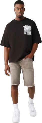 شورت دينم رجالي من True Religion بحاشية Ricky Frayed - مقاس مريح، تفاصيل على شكل حدوة حصان، حاشية مقصوصة بشكل خام - غسول رمادي بلانكتون، 34 in Kuwait