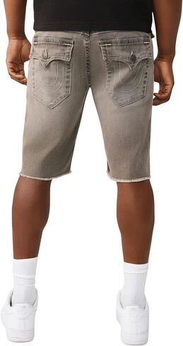 شورت دينم رجالي من True Religion بحاشية Ricky Frayed - مقاس مريح، تفاصيل على شكل حدوة حصان، حاشية مقصوصة بشكل خام - غسول رمادي بلانكتون، 34 in Kuwait