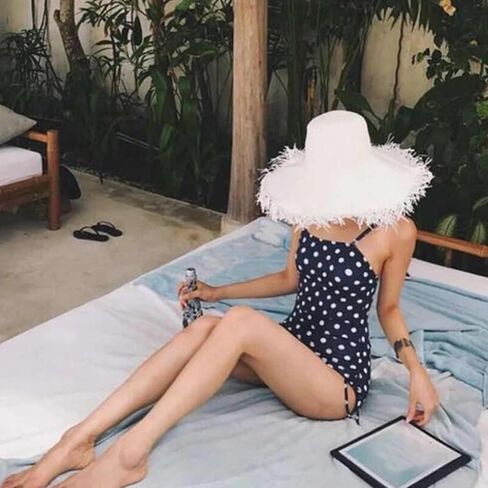 قبعة عصرية من القش قابلة للطي بحدود كبيرة للنساء والفتيات وإكسسوارات الحفلات غير الرسمية والسفر والعطلات in Kuwait