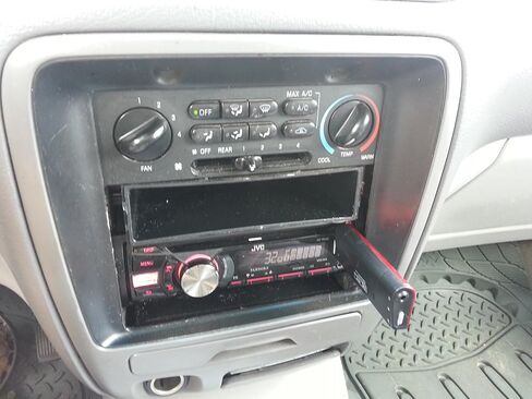 RCA 4GB MP3 Player with Flipout USB and Display in Saudi Arabia