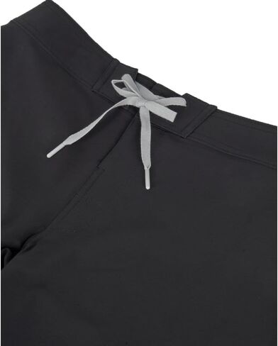 شورت رجالي من Under Armour ذو ألوان متباينة in Kuwait