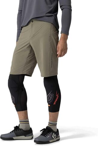 شورت ركوب الدراجات Freewheel MTB Lite للرجال من Outdoor Research، أخضر رينجر، 32 in Kuwait