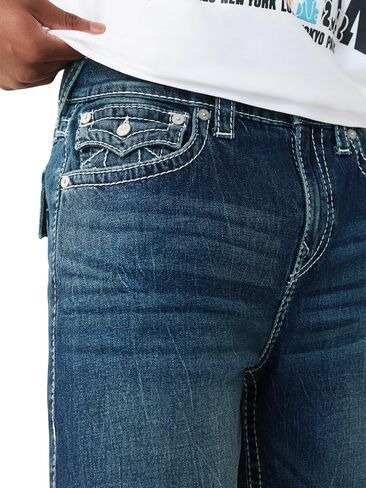 شورت Vinny Super T Flap Baggy Fray للرجال من True Religion - خياطة فائقة T، تفاصيل على شكل حدوة حصان in Saudi Arabia