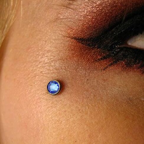 6mm Round Crystal Stone 316L Surgical Steel Top with G23 Grade Titanium Internally Micro Dermal Anchor Drivers - Surface - Skin Piercing in Kuwait