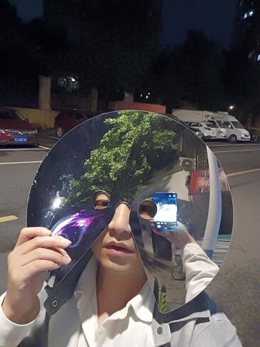 Creative Head-Mounted Mirror Mask, Reflective Face Photography Prop for Surreal Travel Selfies, Unique Party & Festival Costume Accessory in Kuwait