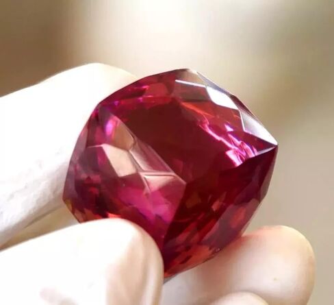 Natural 53 Ct Alexandrite Fancy Cube Cut Color Changing Loose Gemstone in Saudi Arabia