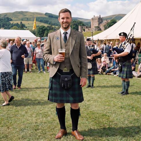 Shihanee 6 Pcs Kilt for Men Traditional Highland Games Tartan Scottish Kilt Set with Flashes Pouch Socks Brooch Costume in Kuwait