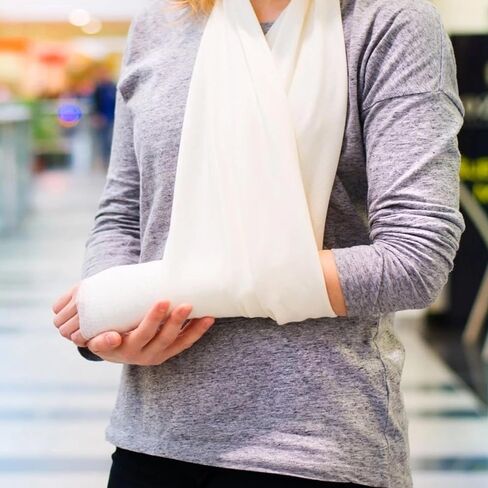 ضمادات مثلثة للإسعافات الأولية من ASA TECHMED - ضمادة مثلثة متعددة الاستخدام، حبال EMS، 12 قطعة، 100% قطن، مقاس 40 × 40 × 56، ضرورية للرعاية الصحية والتدريب in Kuwait