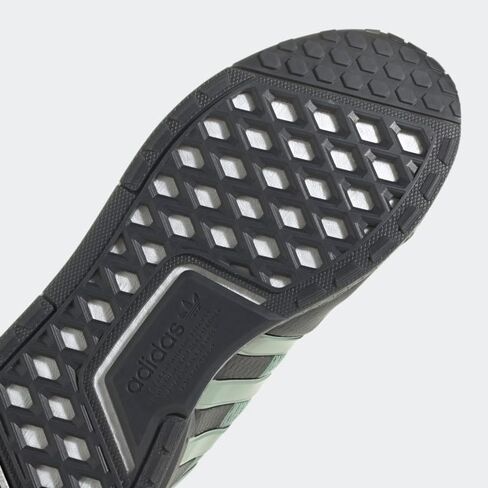 حذاء اديداس NMD_V3 للرجال، أخضر، مقاس 9.5 in Kuwait