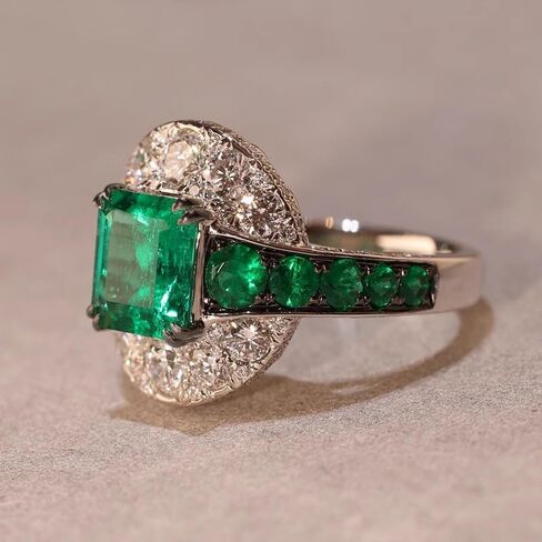 Luxury Square Green Synthetic Gemstone Rings for Women Two Tone Geometric Rings Banquet Party Rings Jewelry in Kuwait