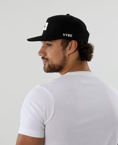 قبعة VYBE Performance Snapback - قبعة بيسبول رياضية طاردة للماء وجيدة التهوية للجولف وصالة الألعاب الرياضية والرياضة والماء in Kuwait