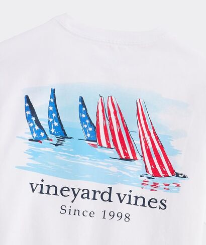 تي شيرت Vineyard Vines للأولاد بجيب قصير الأكمام للإبحار في الولايات المتحدة الأمريكية in Kuwait