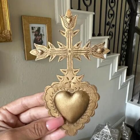 MVTDONT Golden Wall Cross-Saint Heart Miracle Decorative Wall Cross, Antique Gold Heart Design, Vintage Religious Home Deco in Saudi Arabia