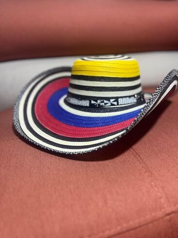 Economic Colombian Vueltiao Hat - Tricolor Flag fibra Plastic Style Hat for Men & Women Unisex Sun Beach in Kuwait