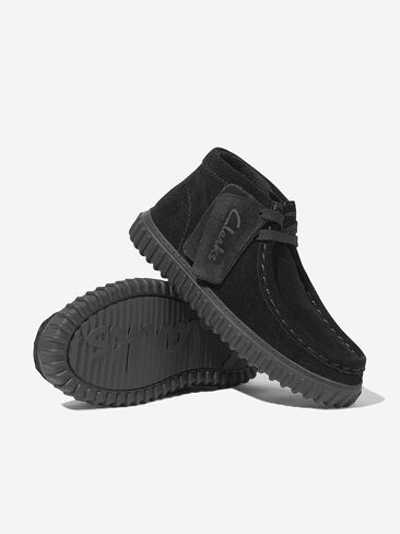 حذاء Clarks Kids Torhill Hi، جلد سويدي أسود، مقاس أمريكي 5 للأطفال الكبار in Kuwait
