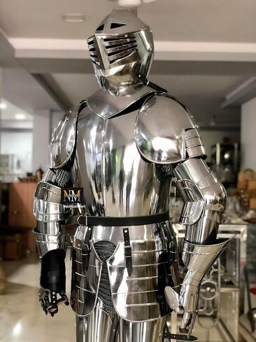 Medieval Reenactment 16th Century Knight Full Suit of Armor in Kuwait