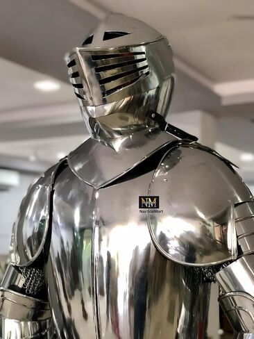 Medieval Reenactment 16th Century Knight Full Suit of Armor in Kuwait