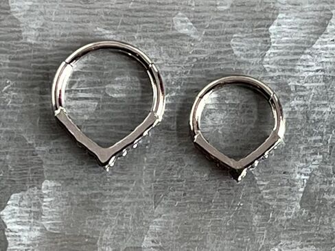 1 Piece Beautiful Chevron CZ Gem Front Hinged Segment Ring - Steel Septum Hoop Helix Daith - Body Jewelry in Kuwait