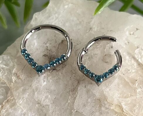 1 Piece Beautiful Chevron CZ Gem Front Hinged Segment Ring - Steel Septum Hoop Helix Daith - Body Jewelry in Kuwait
