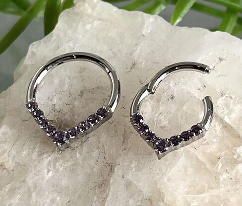 1 Piece Beautiful Chevron CZ Gem Front Hinged Segment Ring - Steel Septum Hoop Helix Daith - Body Jewelry in Kuwait