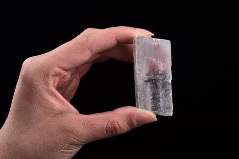 AMOYSTONE 1Lb Bulk Optical Calcite Iceland Spar in Box 7-8 Pcs Irregular White Crystals Rough Stones Raw Crystal Reiki Stone for Home Decor in Kuwait