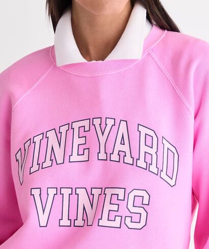 سترة نسائية من Vineyard Vines برقبة مستديرة من Surf Terry مع شعار جامعي in Kuwait