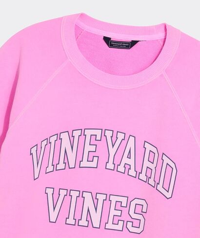 سترة نسائية من Vineyard Vines برقبة مستديرة من Surf Terry مع شعار جامعي in Kuwait