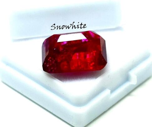Natural Red Beryl Bixbite 11 Carat Rare Certified Gemstone Emerald Cut Intense Deep Red High-End Loose Gem in Kuwait