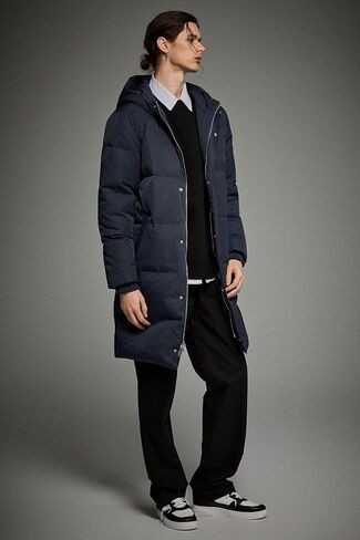 Orolay Men's Quilted Down Jacket – Windproof, Water-Resistant, Hooded Puffer Coat with Pockets for Winter Sports in Kuwait