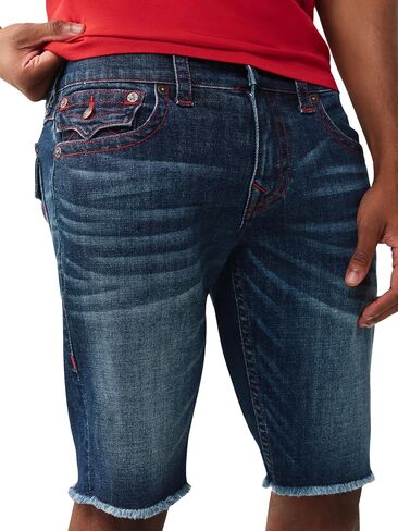 شورت رجالي من قماش الدنيم ذو حاشية ريكي من True Religion - مقاس مريح، تفاصيل حدوة الحصان - غسول داكن خام جانبي، 33 in Kuwait