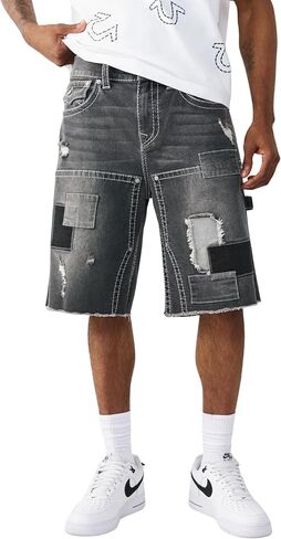 شورت Vinny Big T Cargo للرجال من True Religion - مقاس فضفاض متآكل، جيوب كارجو، تفاصيل على شكل حدوة حصان in Kuwait