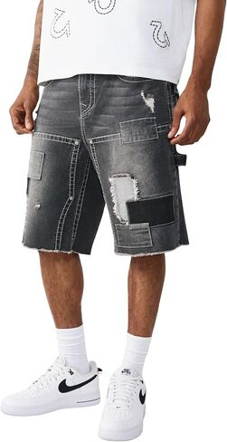 شورت Vinny Big T Cargo للرجال من True Religion - مقاس فضفاض متآكل، جيوب كارجو، تفاصيل على شكل حدوة حصان in Kuwait