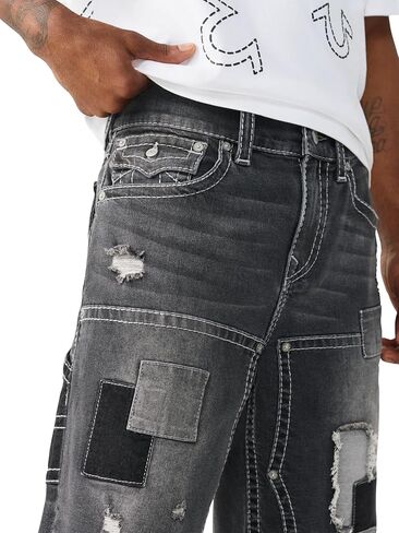 شورت Vinny Big T Cargo للرجال من True Religion - مقاس فضفاض متآكل، جيوب كارجو، تفاصيل على شكل حدوة حصان in Kuwait