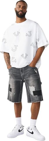 شورت Vinny Big T Cargo للرجال من True Religion - مقاس فضفاض متآكل، جيوب كارجو، تفاصيل على شكل حدوة حصان in Kuwait