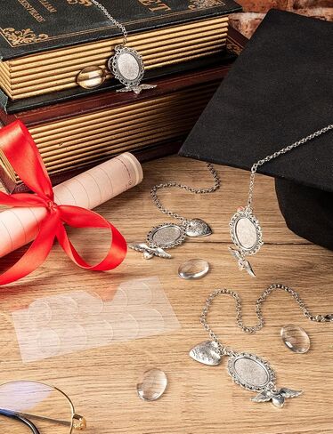 4pcs Gold Graduation Cap Photo Charms Class of 2026 Tassels Personalized Memorial Charms Graduation Gifts for Ceremony Decorations in Kuwait