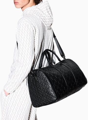 حقيبة Liam Duffel للرجال من Armani Exchange، سوداء، مقاس واحد in Kuwait