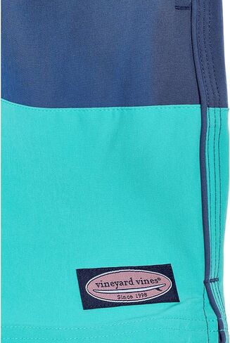شورت سباحة للأولاد من Vineyard Vines ذو ألوان متعددة in Saudi Arabia