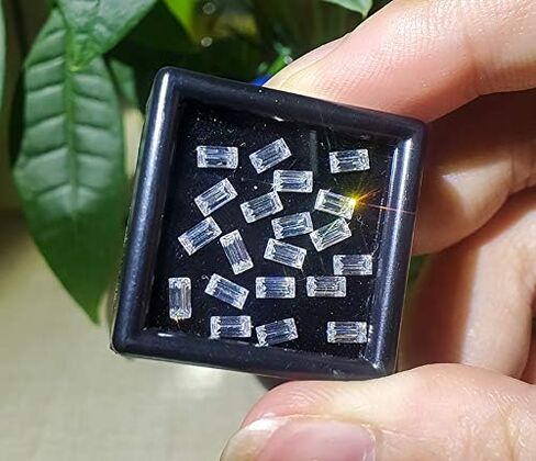 LOTUSMAPLE selected 0.15CT - 12CT moissanite loose stone rectangle baguette excellent cut color D clarity FL-VVS1 diamond certified each one bigger than or equal to 0.5CT with a GRA certificate in Saudi Arabia