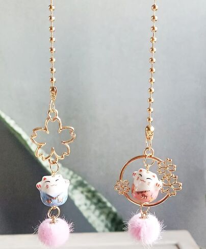Maneki Neko سيارة سحر المرايا قلادة معلقة، الداخلية AutoRear حلية حلية سحر زوجين محظوظ ساكورا القط الخزف تمثال زخرفة الرياح الدقات السيراميك معلقة للسيارة الرؤية الخلفية ديكور المنزل in Kuwait